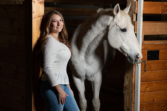 Green Bay De Pere Girl Horse Senior Portraits