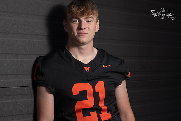 West De Pere Senior Portraits