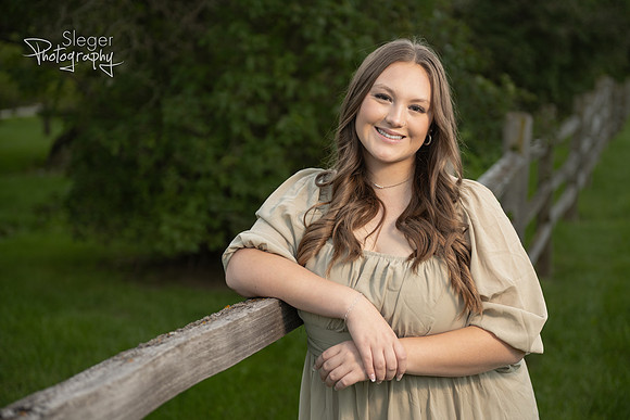 West De Pere Senior Portraits