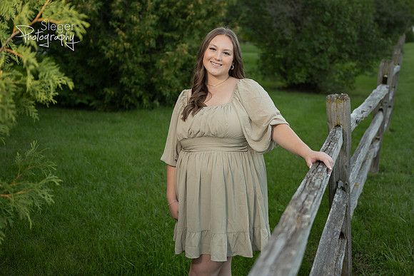West De Pere Senior Portraits