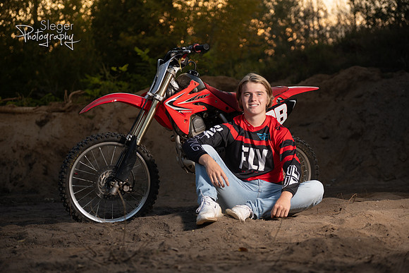 Manitowoc Lincoln Senior Pictures
