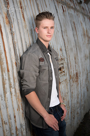 De Pere Senior Pictures