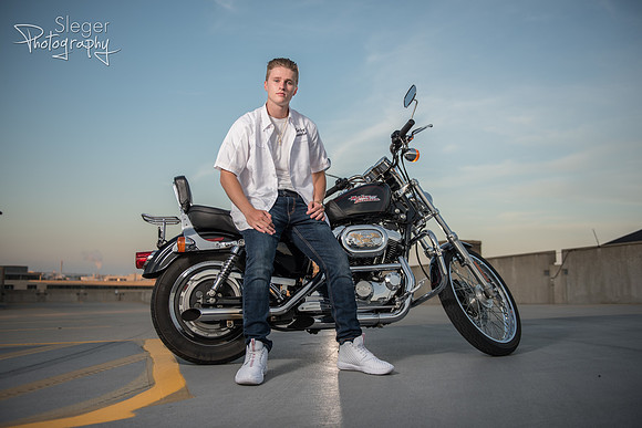 De Pere Senior Pictures