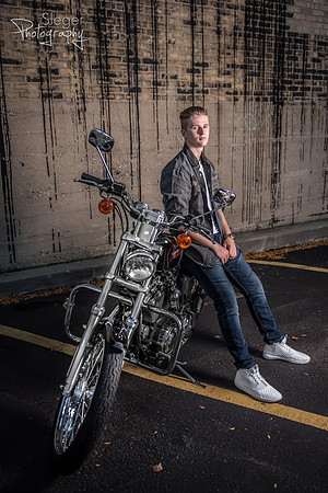 De Pere Senior Pictures