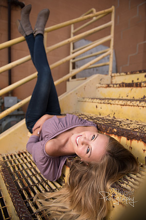 De Pere Urban Senior Pictures