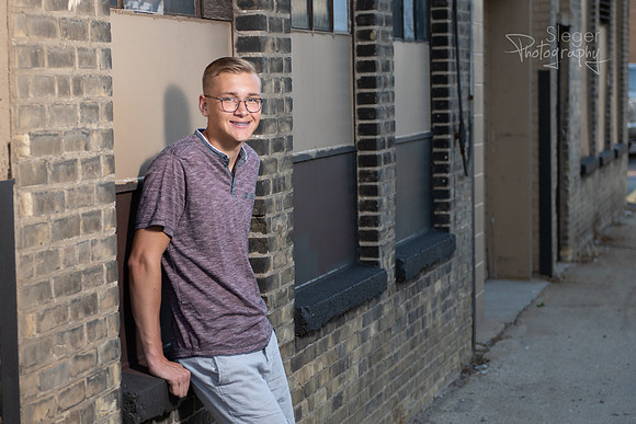 De Pere Senior Portraits