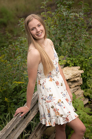 West De Pere Senior Portraits