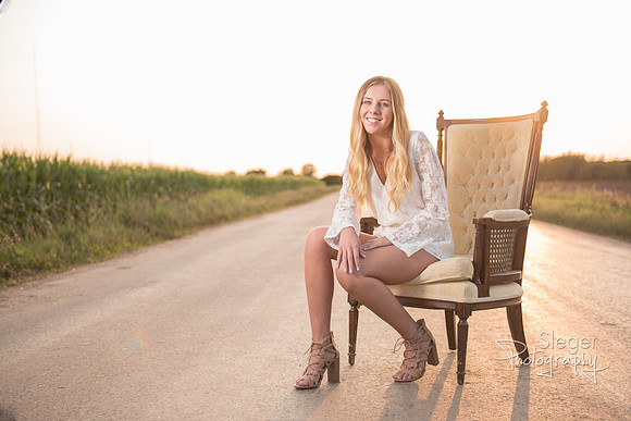 De Pere Senior Pictures