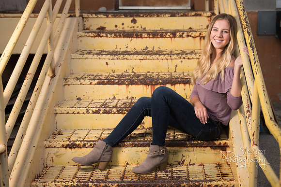 De Pere Urban Senior Pictures