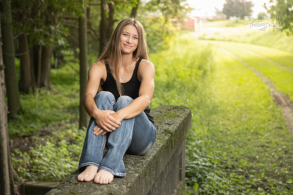 De Pere Senior Portraits