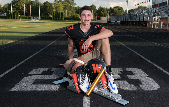 De Pere Senior Portraits Football
