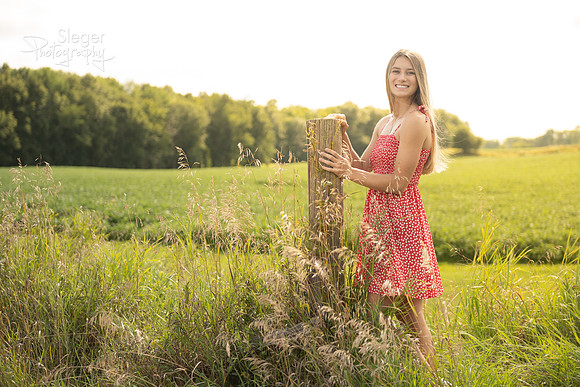 De Pere Senior Portraits