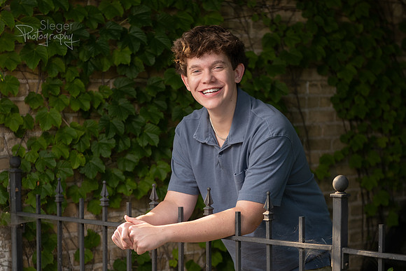 De Pere Senior Portraits